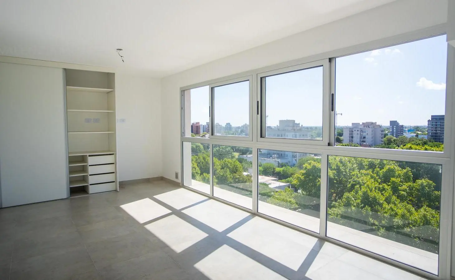 Venta monoambiente con cochera en Ituzaingó. 4