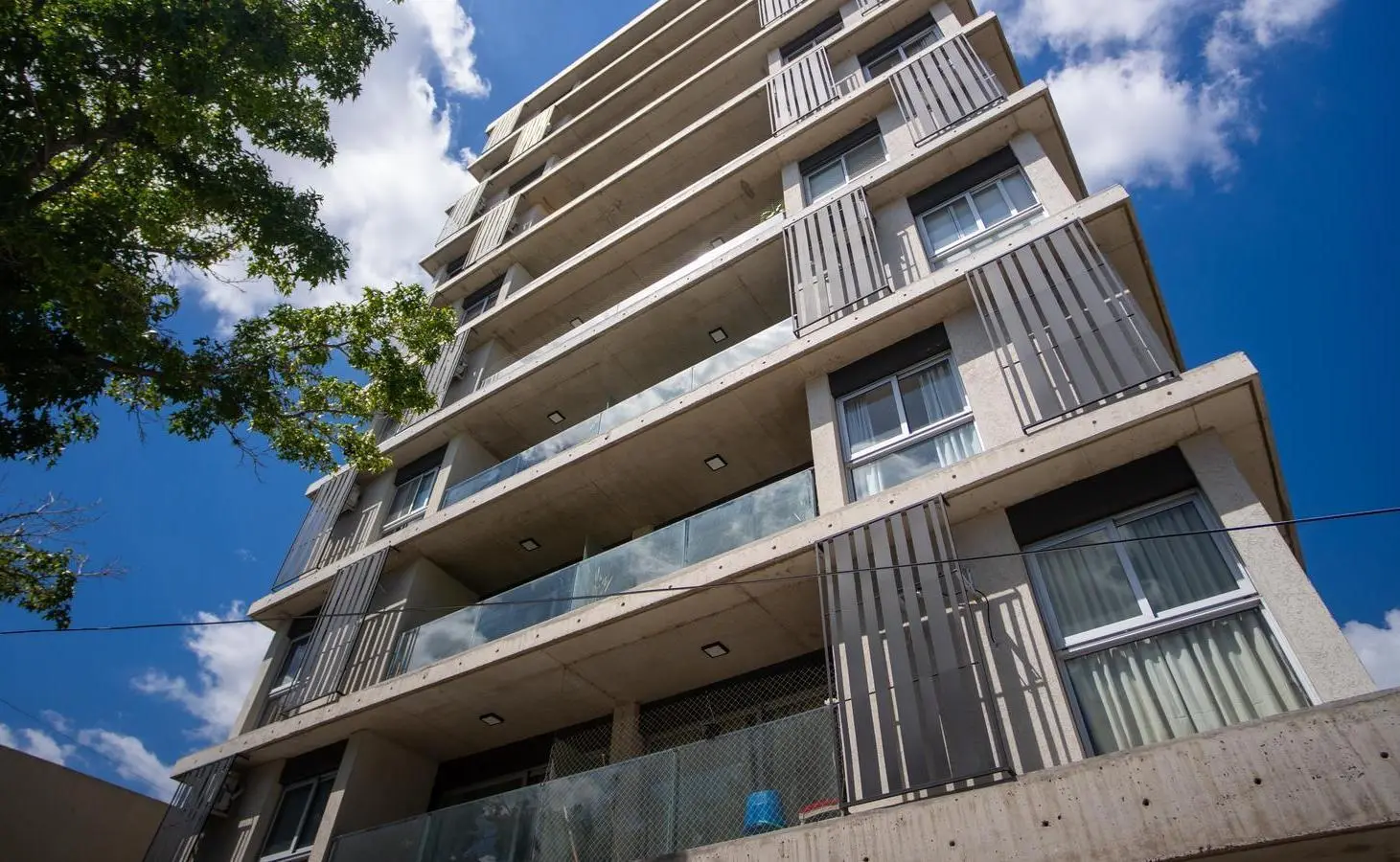 Venta monoambiente con cochera en Ituzaingó. 2