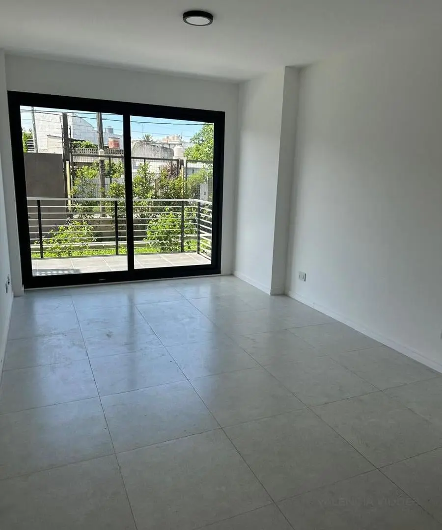 Alquiler departamento 2 ambientes con balcón en Vilanova Haedo. 4