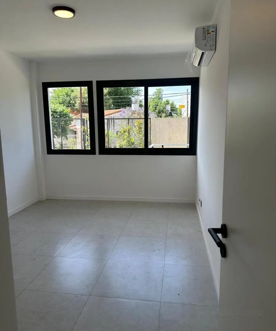 Alquiler departamento 2 ambientes con balcón en Vilanova Haedo. 5
