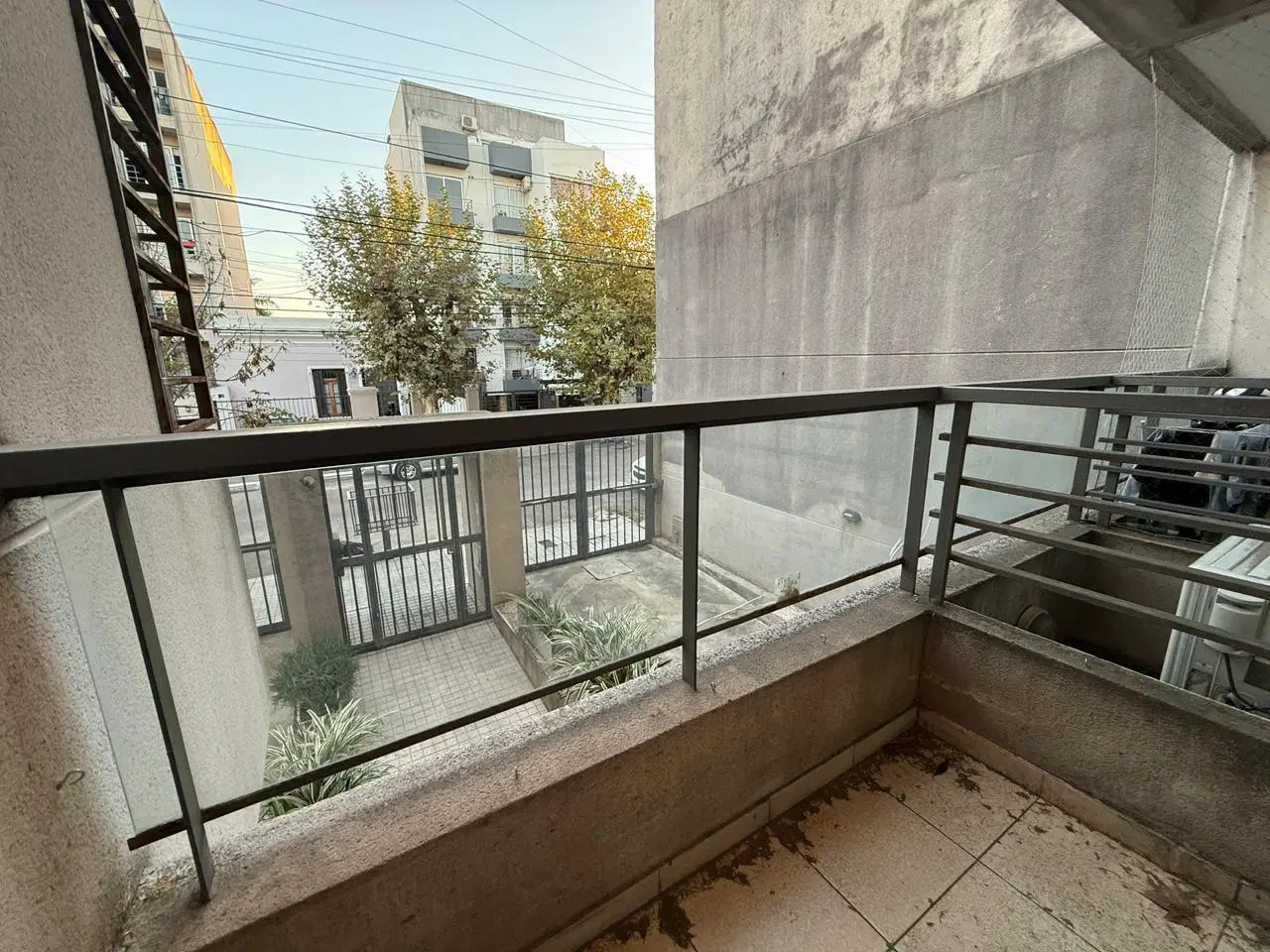 Alquiler departamento 2 ambientes con balcón en Haedo. 2