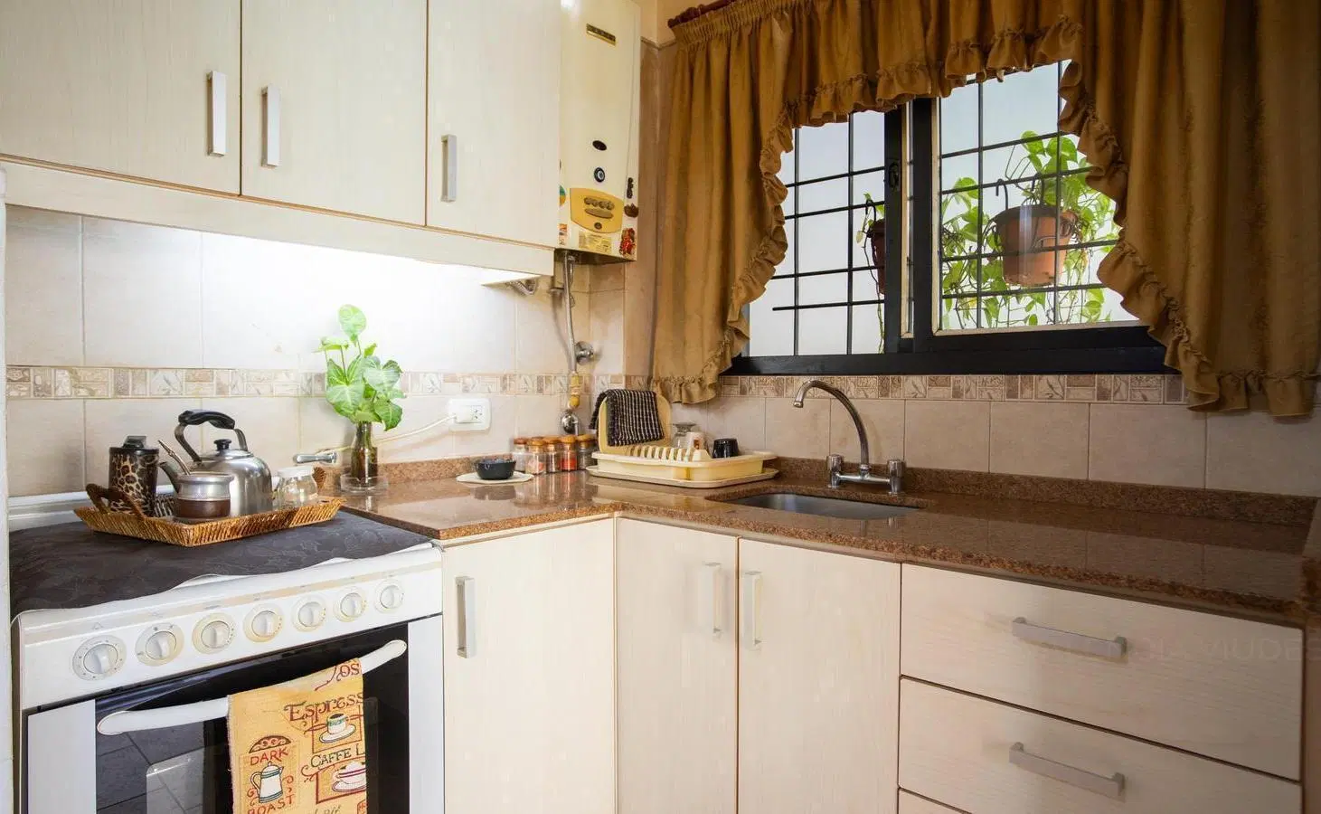 Venta de Casa 3 ambientes en Haedo Norte. 2