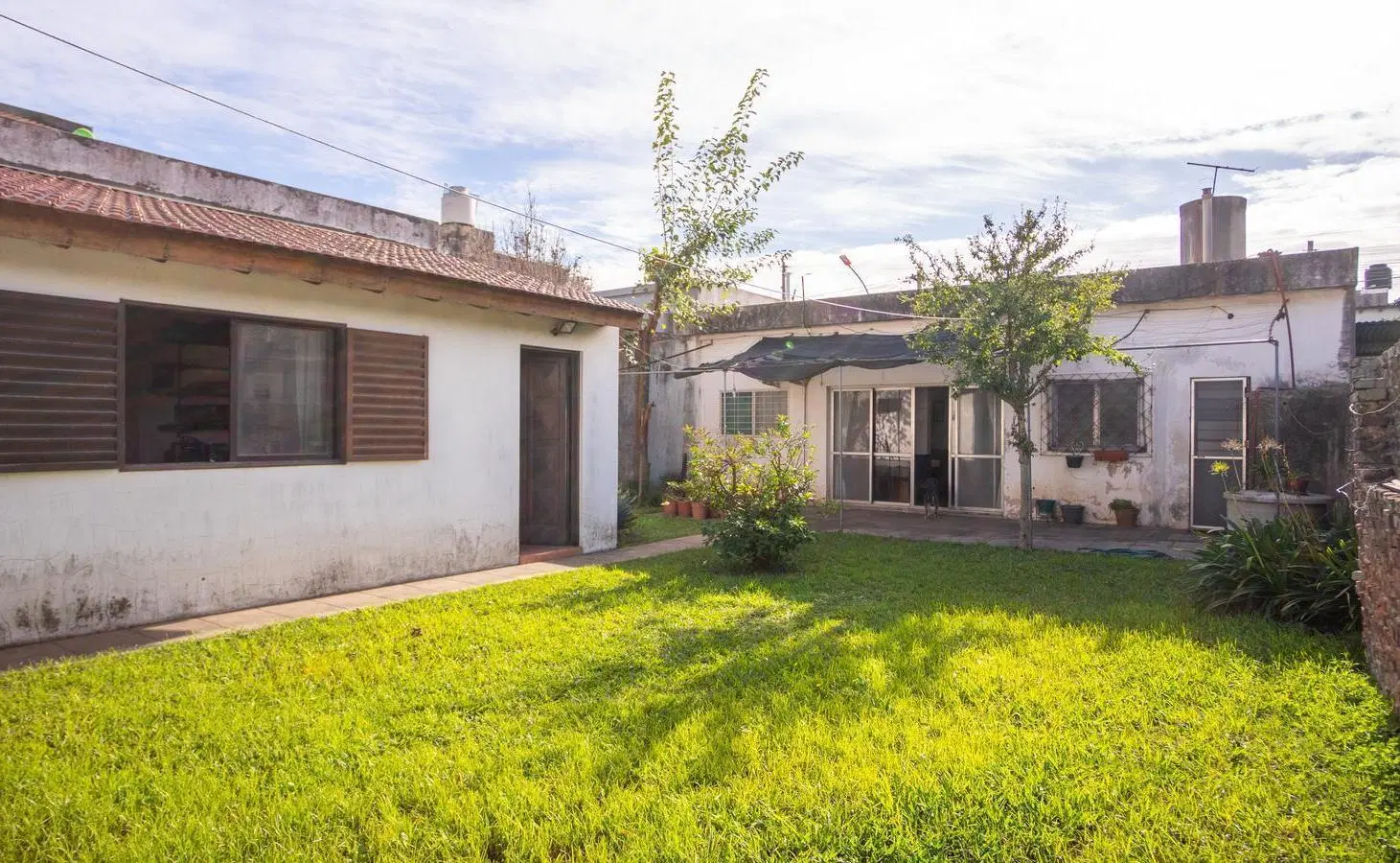 Venta casa 3 ambientes con jardín en Haedo. 1