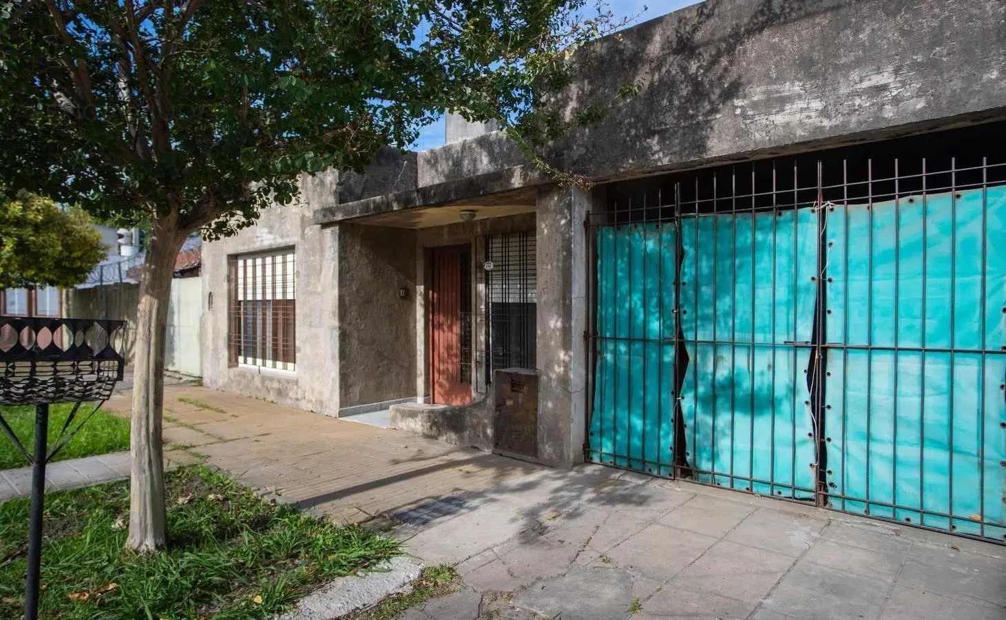Venta casa 3 ambientes con jardín en Haedo. 2