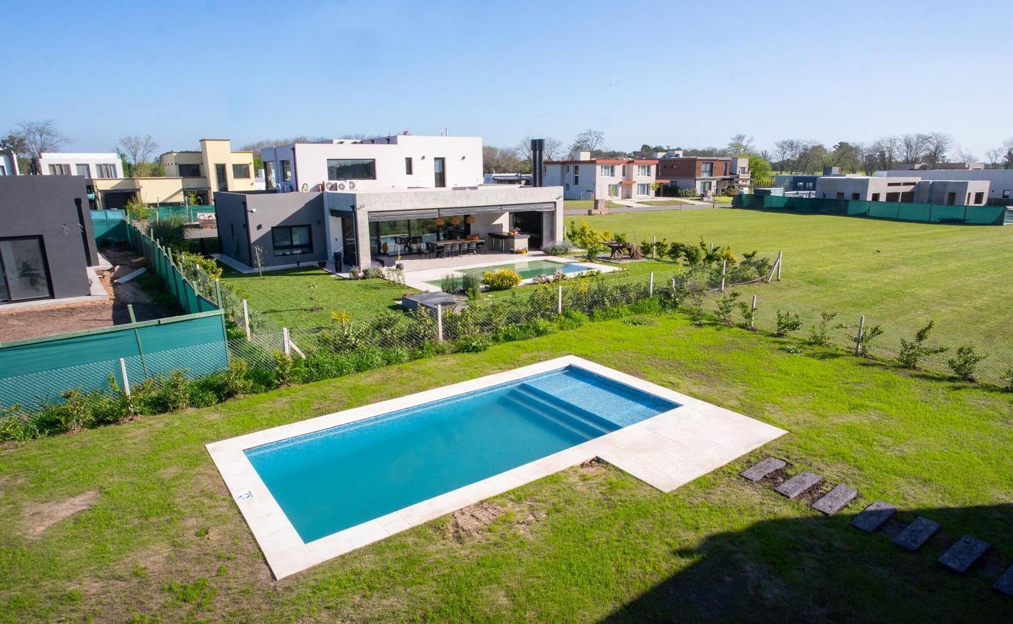 Foto de Venta de Casa 5 ambientes a Estrenar con piscina en Prados del Oeste, imagen 5