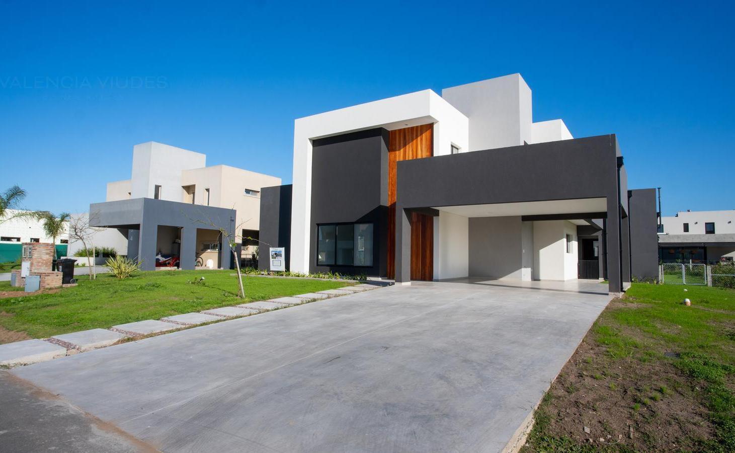 Venta de Casa 5 ambientes a Estrenar con piscina en Prados del Oeste, Moreno