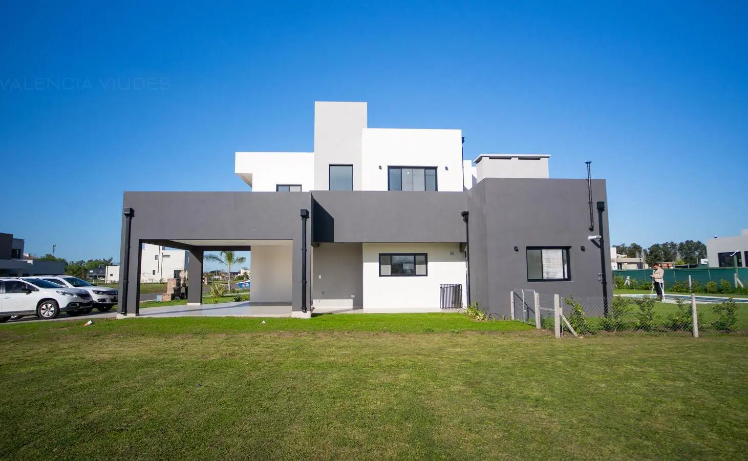 Venta de Casa 5 ambientes a Estrenar con piscina en Prados del Oeste, Moreno 2