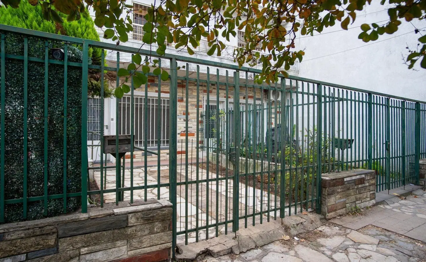 Duplex de 3 Amb en Haedo Sur con cochera y patio. 4