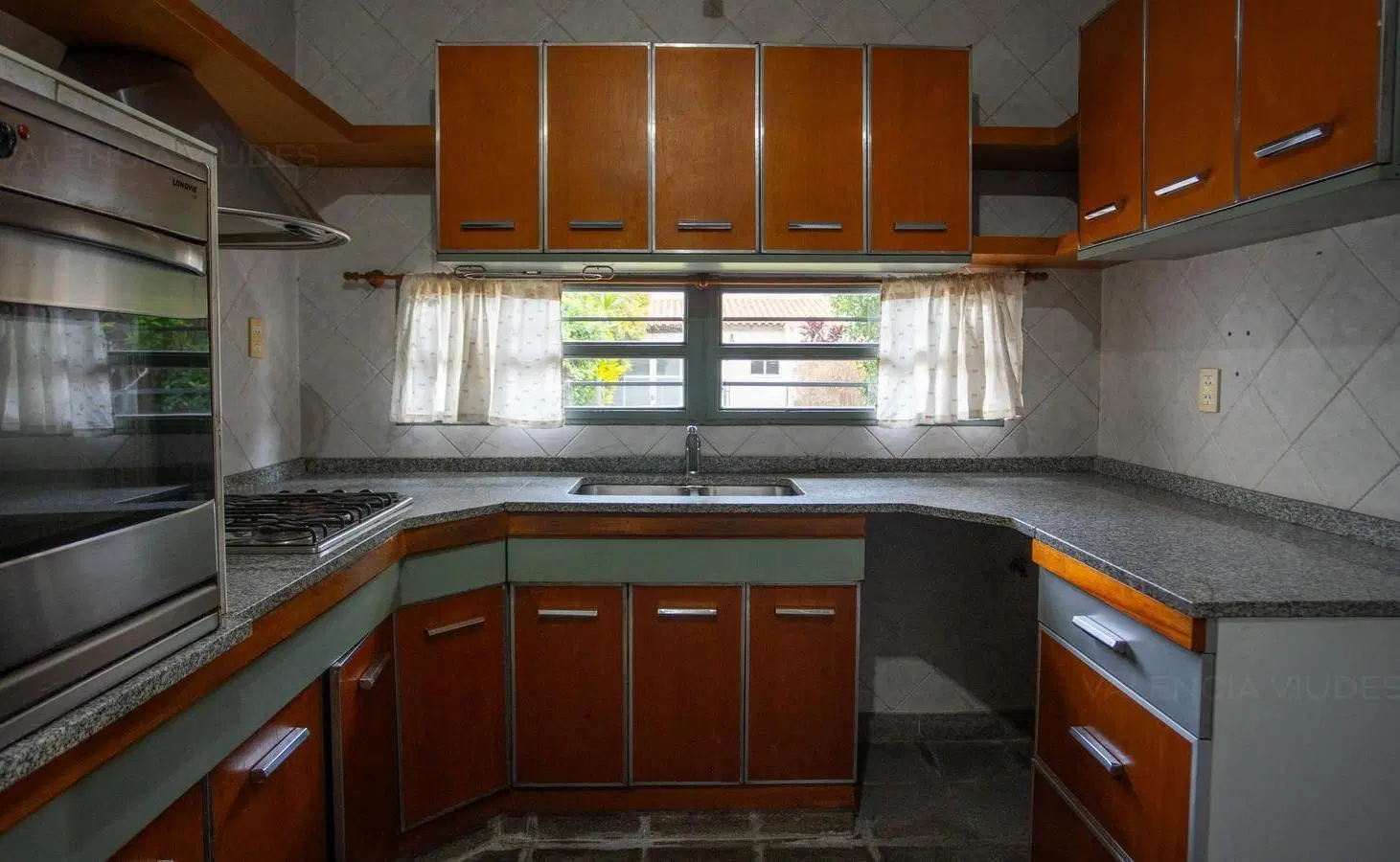 Venta Casa con gran lote en Haedo Norte. 5