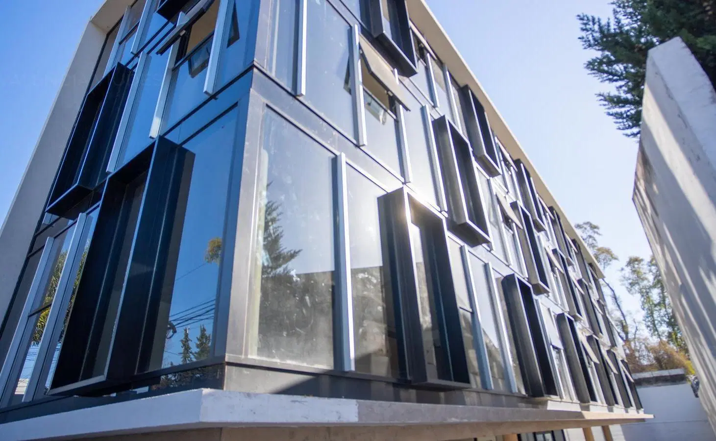 Edificio Comercial en  Parque Leloir 5