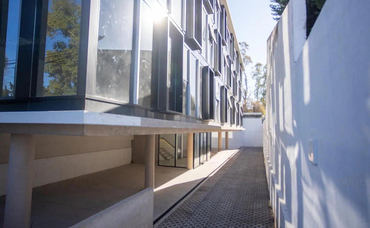 Edificio Comercial en  Parque Leloir 3