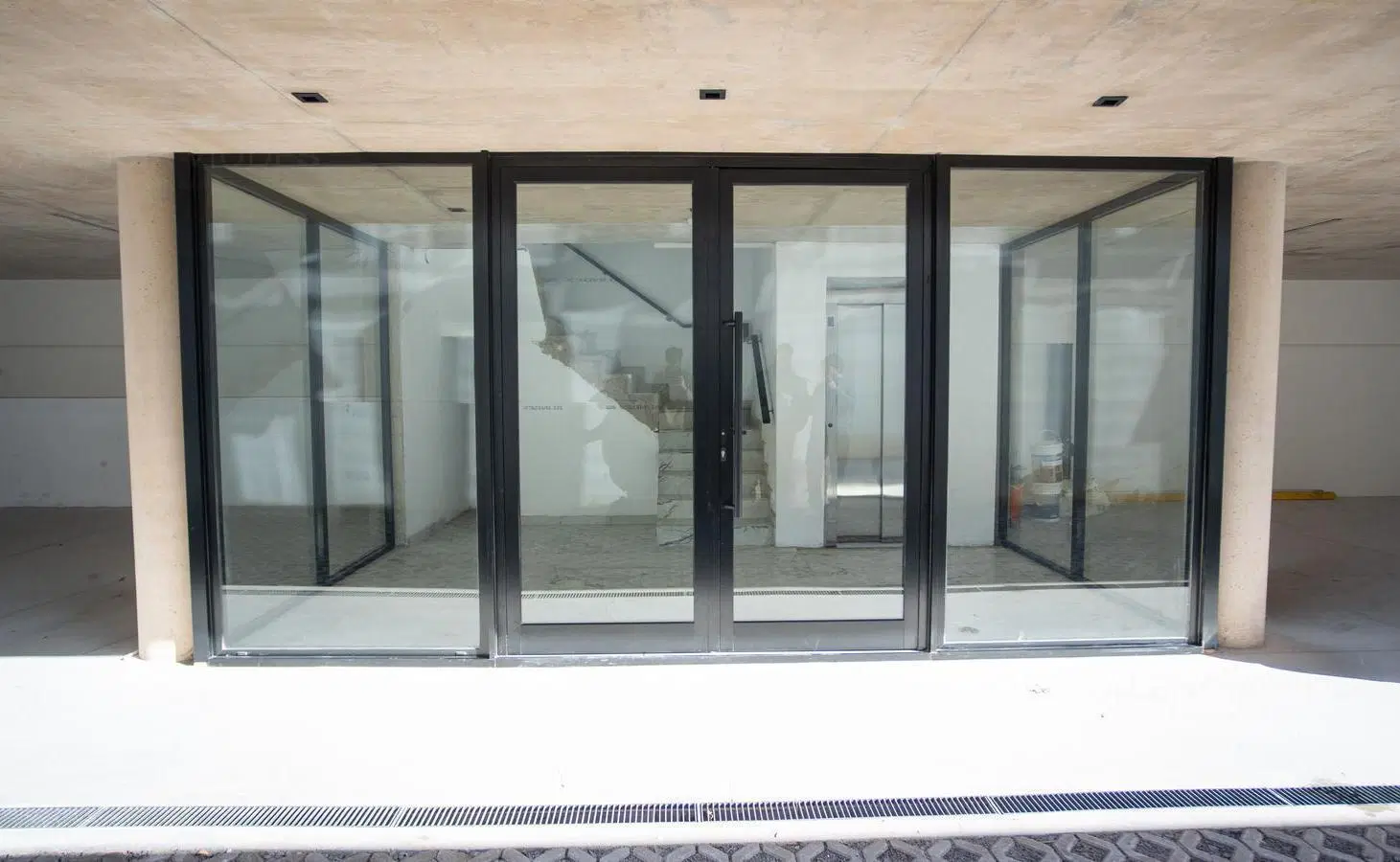 Edificio Comercial en  Parque Leloir 4