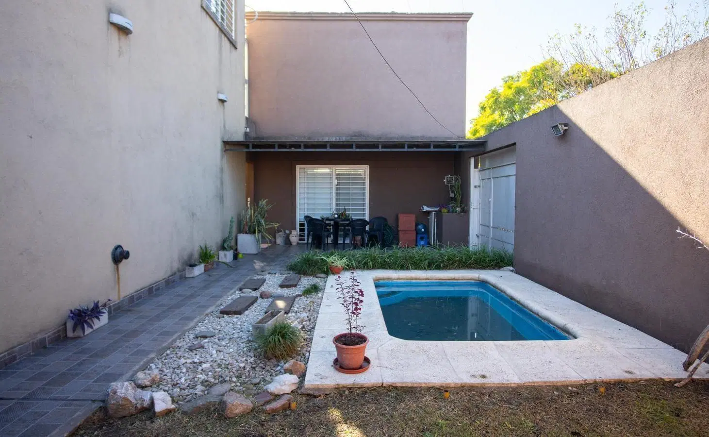 Venta Casa 6 ambientes con patio en Haedo. 2
