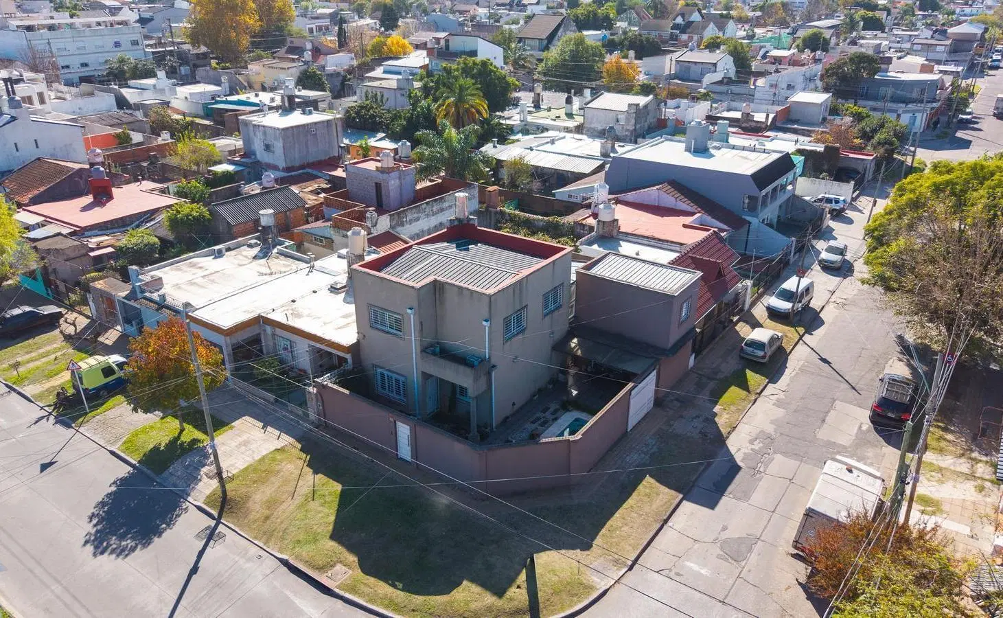 Venta Casa 6 ambientes con patio en Haedo. 3