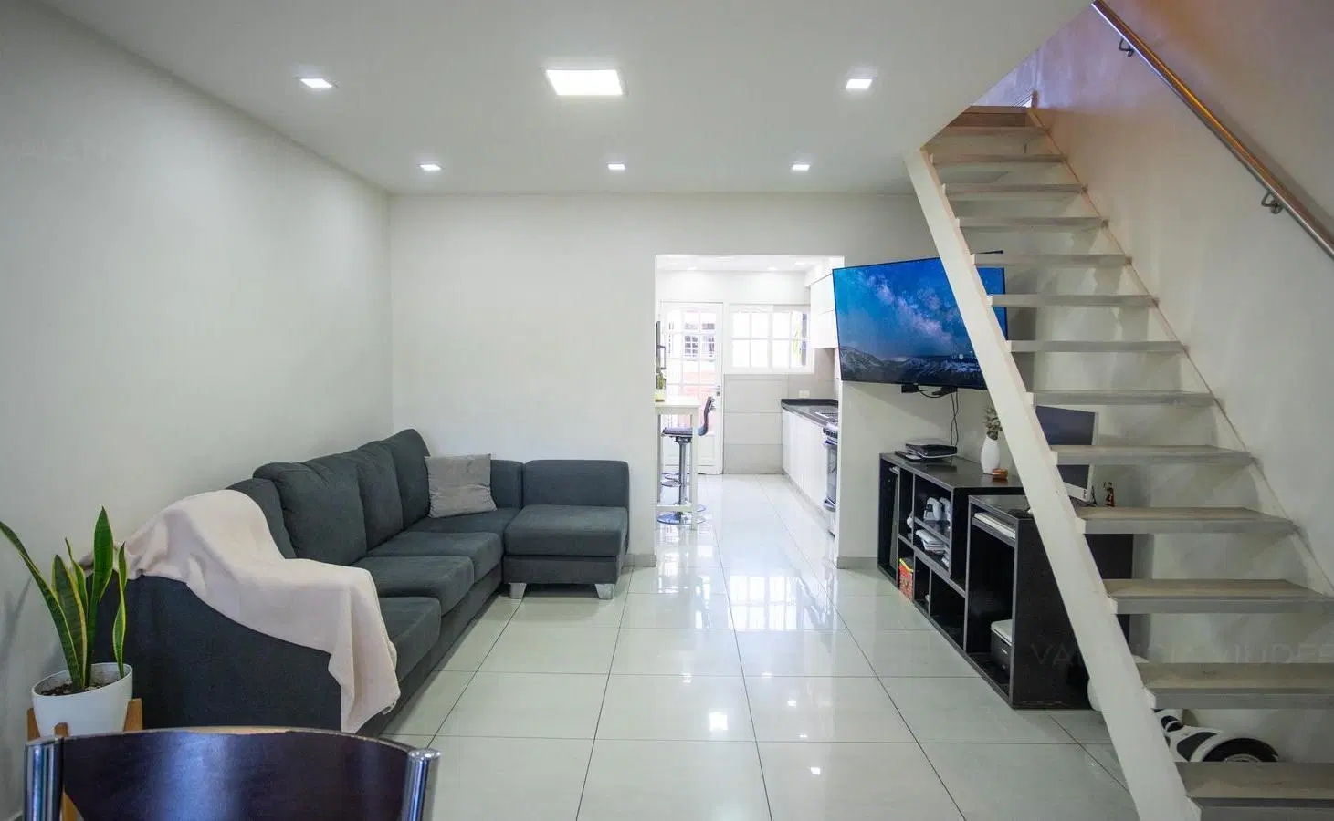 Venta dúplex 3 ambientes con patio, parrilla y cochera en El Palomar. 4
