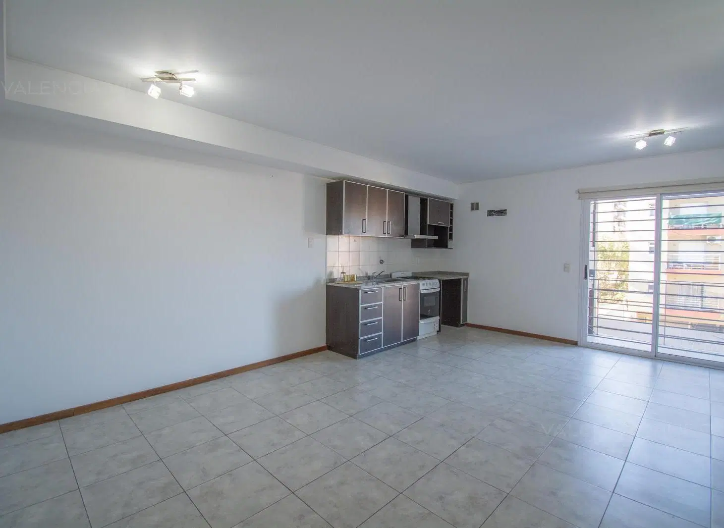 Alquiler Departamento 3 Ambientes con Cochera en Haedo 2