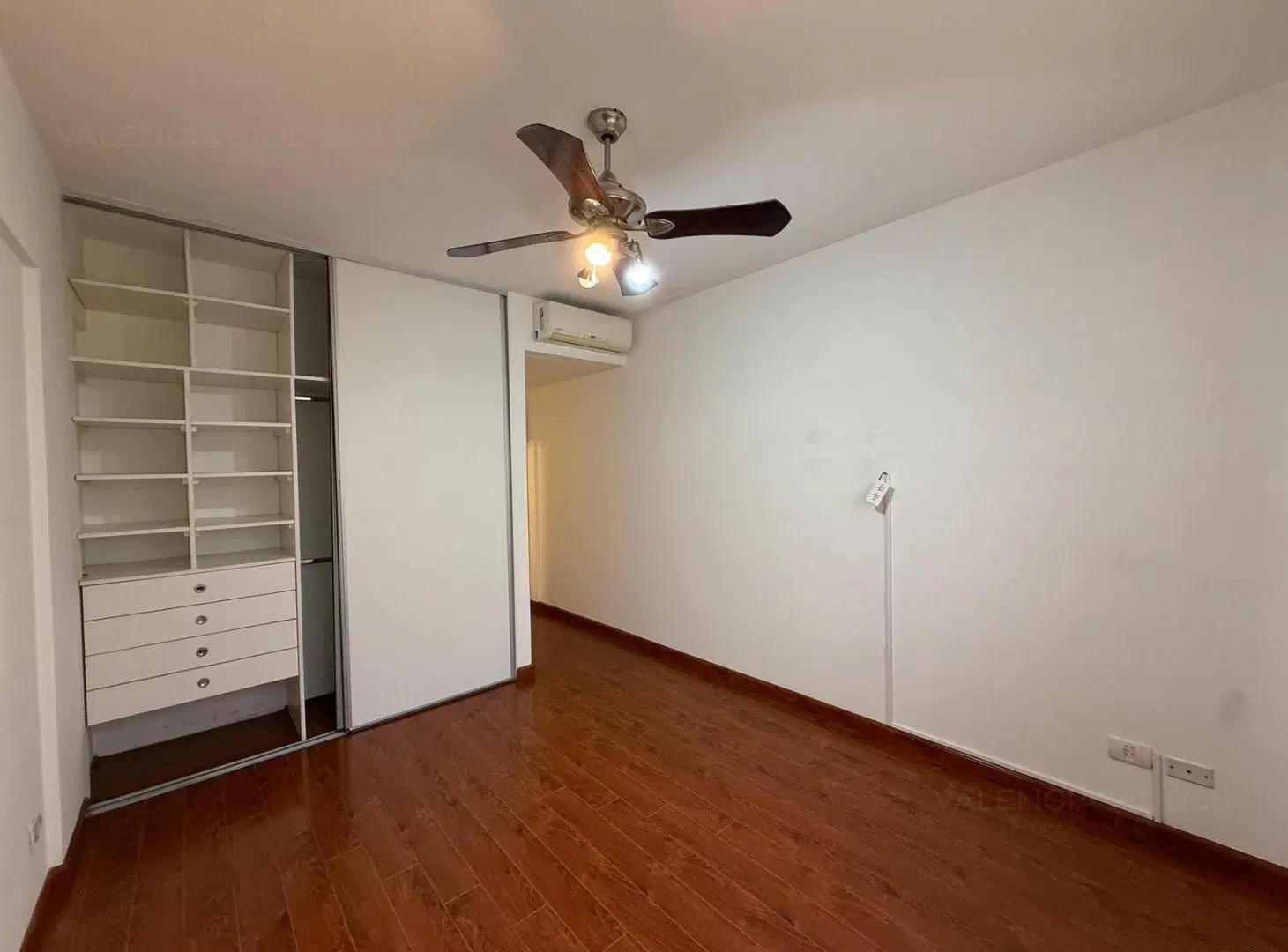 Alquiler departamento 3 ambientes con balcón en Vilanova Ramos Mejía. 2