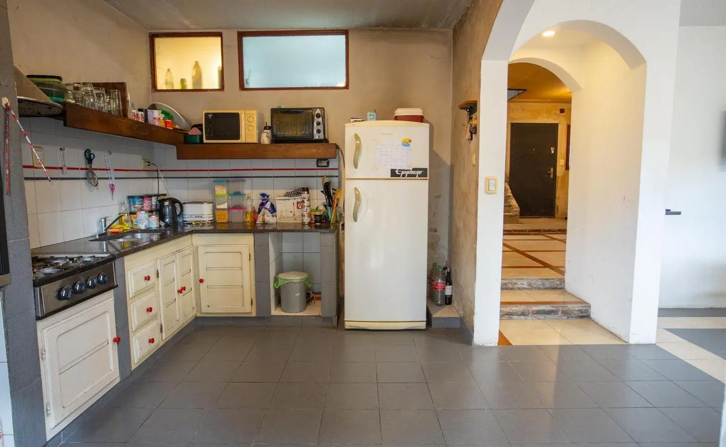 Venta Casa 5 ambientes con jardín y cochera en Villa Luzuriaga. 2