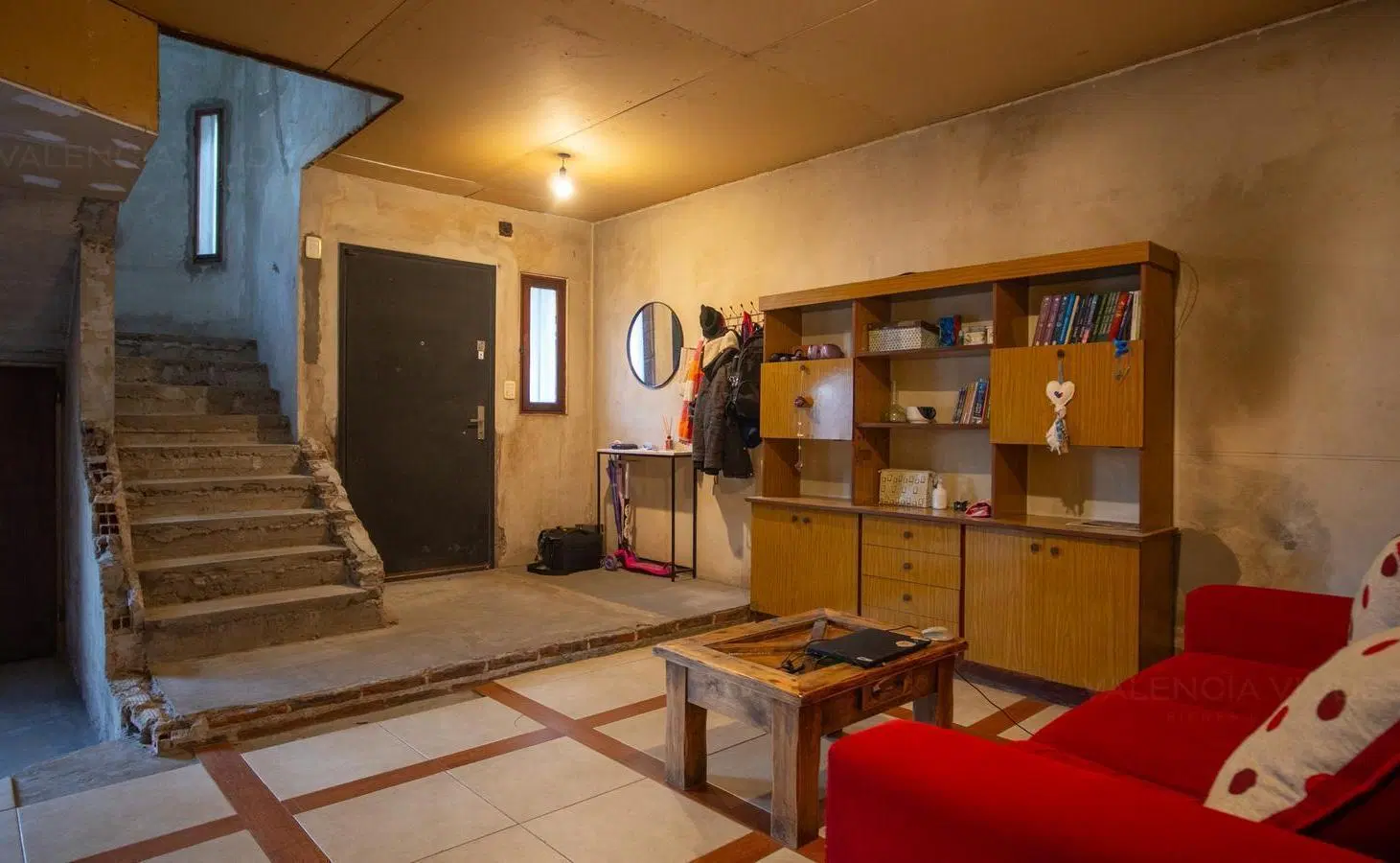 Venta Casa 5 ambientes con jardín y cochera en Villa Luzuriaga. 4