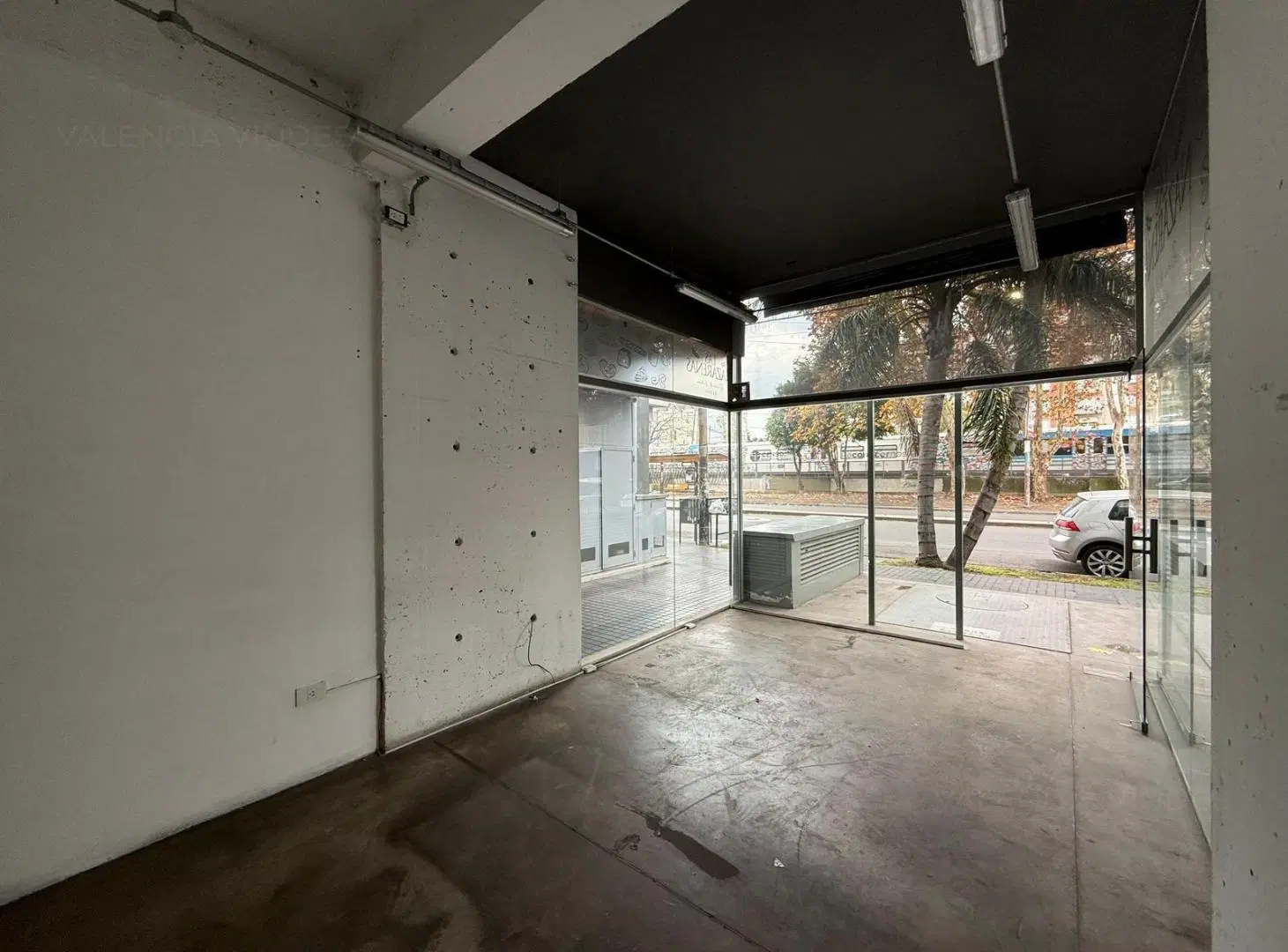 Alquiler local comercial en Haedo. 1