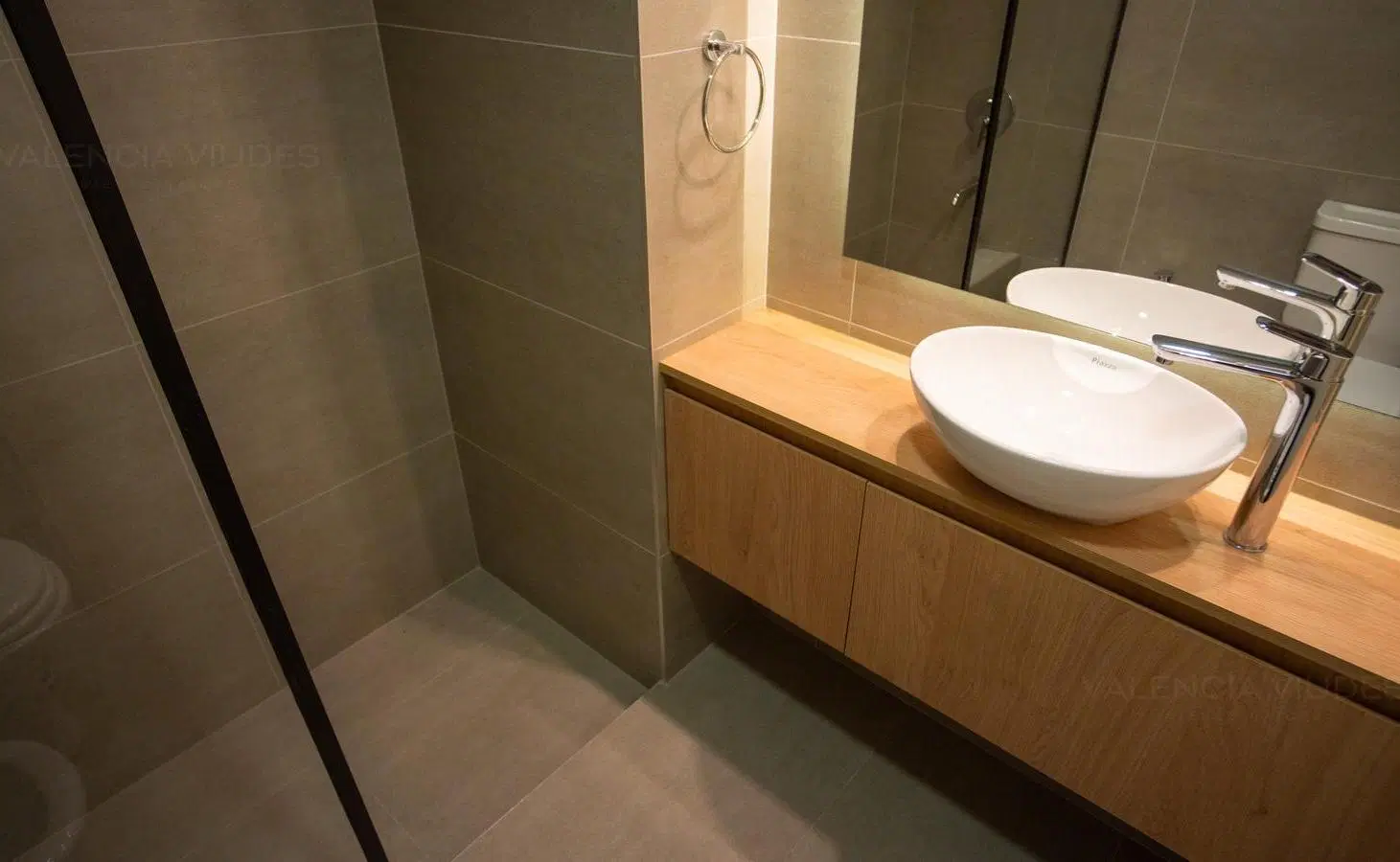 Venta semipiso 2 ambientes a estrenar con cochera en Moron. 5