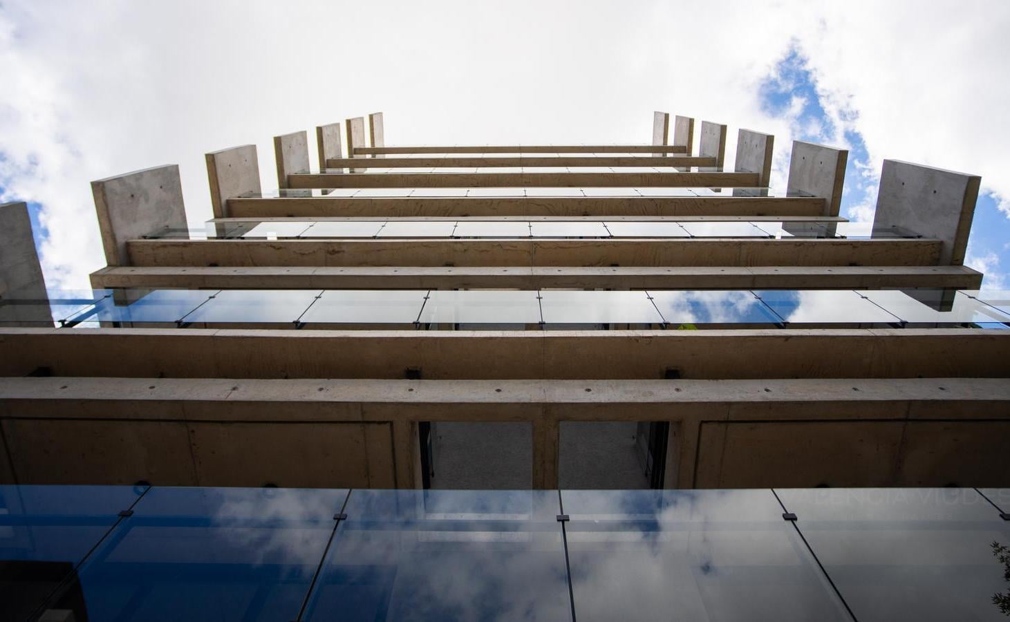 Venta semipiso 2 ambientes a estrenar con cochera en Moron.