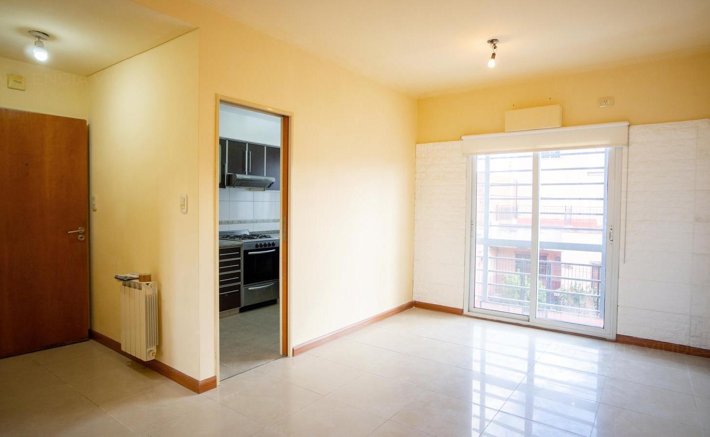 Foto de Venta departamento 2 ambientes con terraza en Ramos Mejía., imagen 1