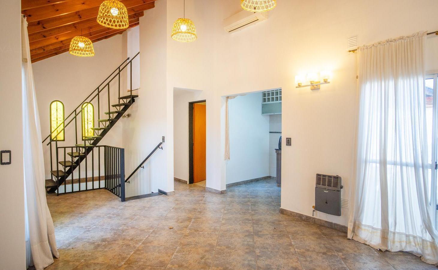 Foto de Venta PH 2 ambientes y medio, con balcón y patio en Villa Sarmiento., imagen 3