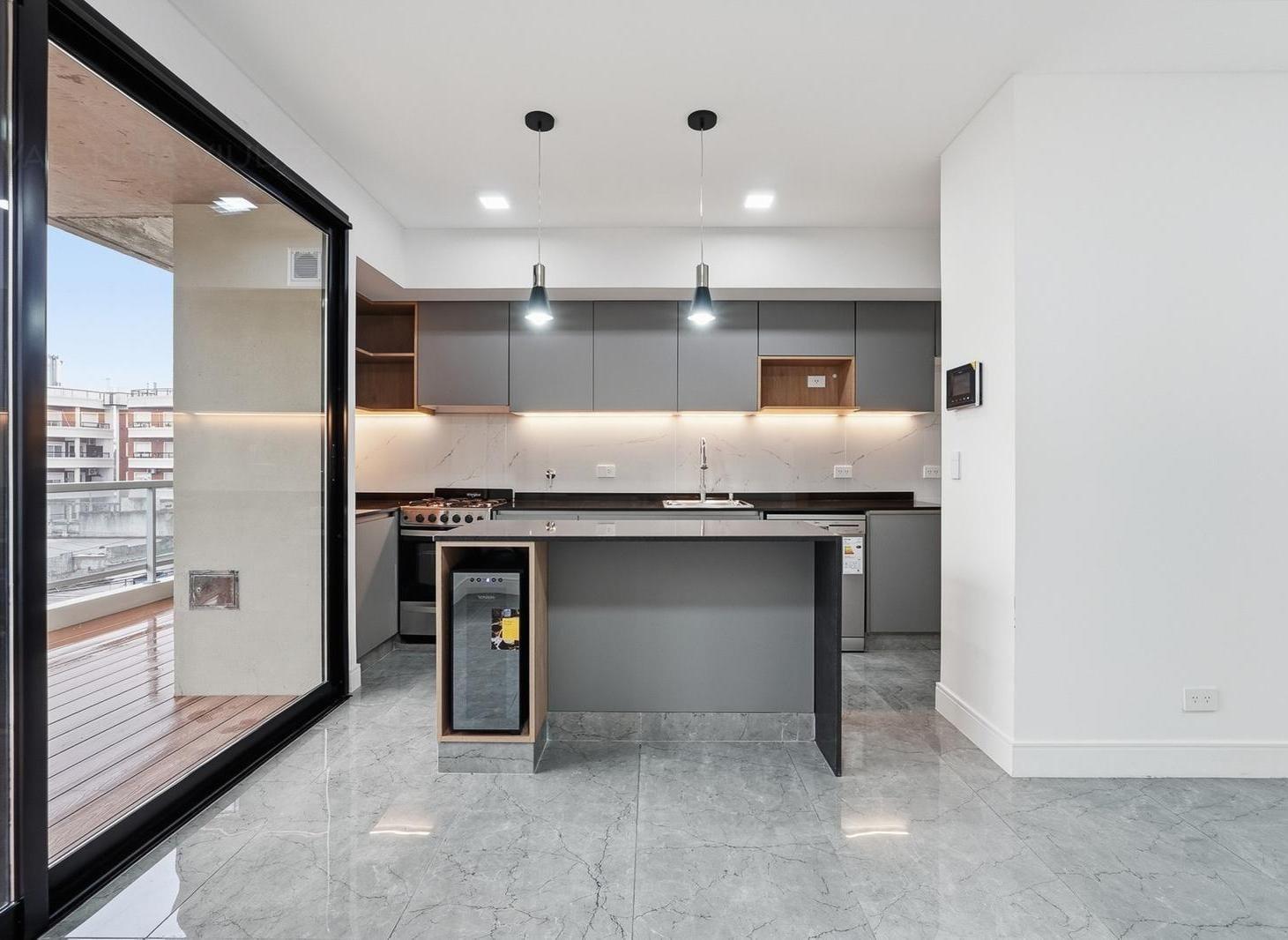 Foto de Venta departamento 3 ambientes con balcón y parrilla en Haedo., imagen 2