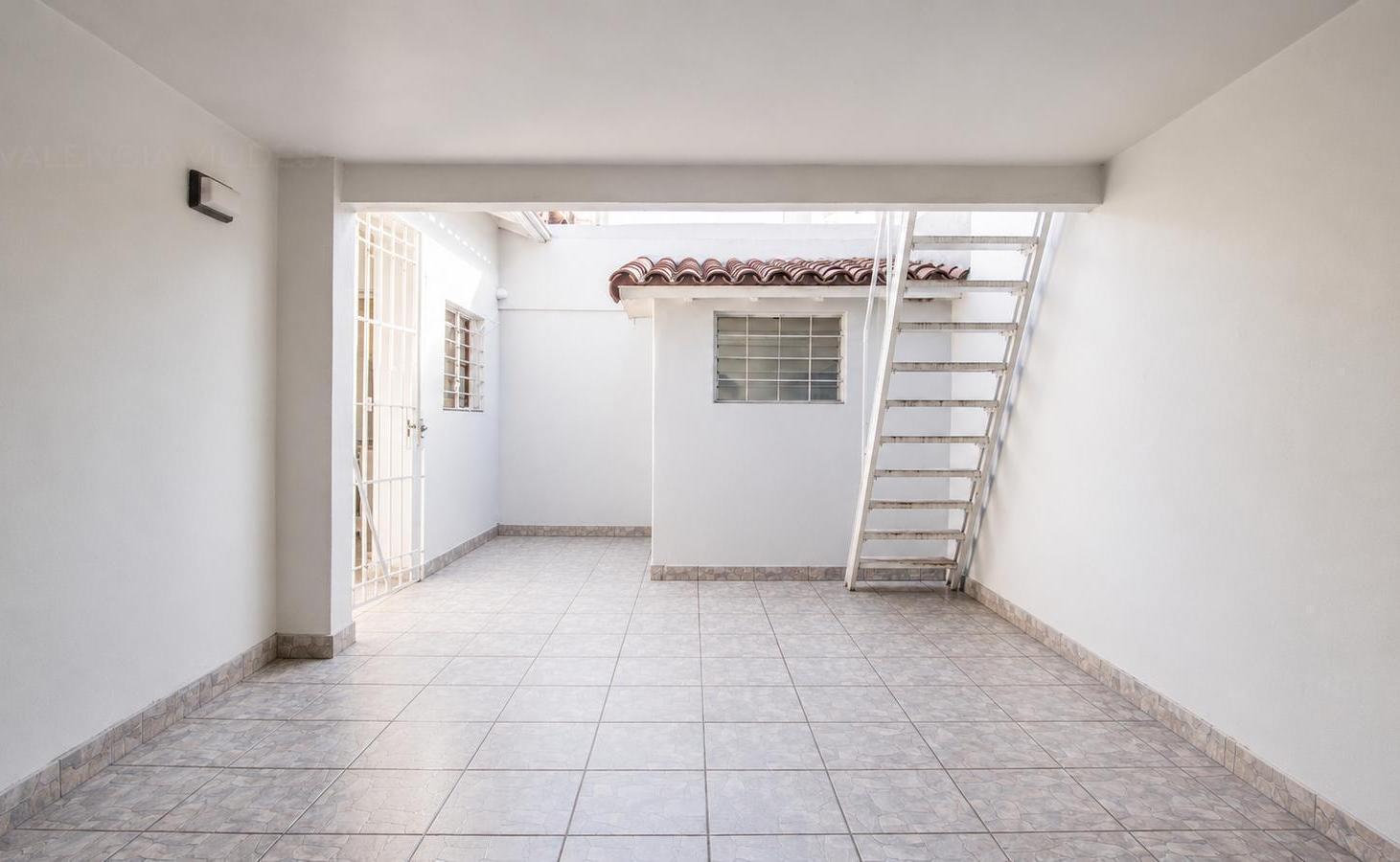 Foto de Venta Chalet 3 Ambientes con Garaje en Haedo Norte., imagen 4
