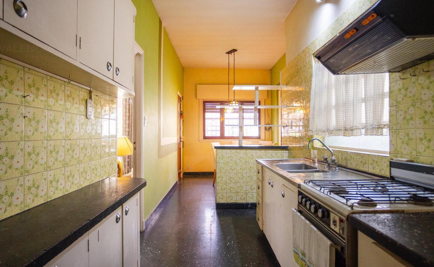 Foto de Venta casa 5 ambientes con jardín, garaje y segunda vivienda, imagen 4