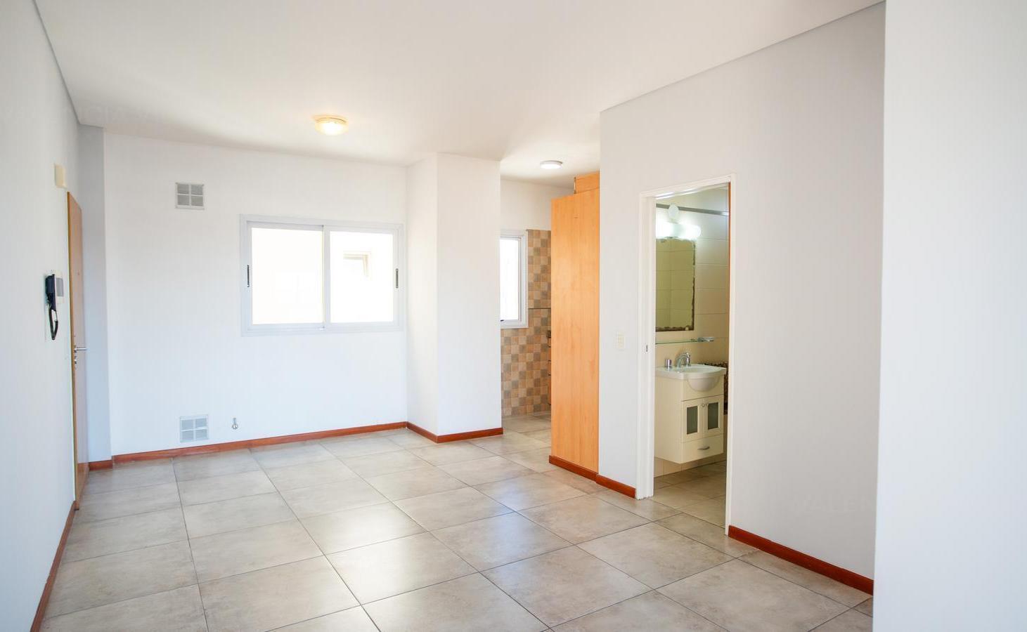 Foto de Venta Excelente Departamento 2 Ambientes Con Balcón en Morón Sur, imagen 4