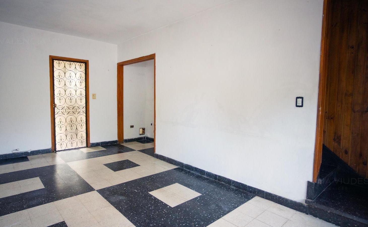 Foto de Duplex de 3 Amb en Haedo Sur con cochera y patio., imagen 3
