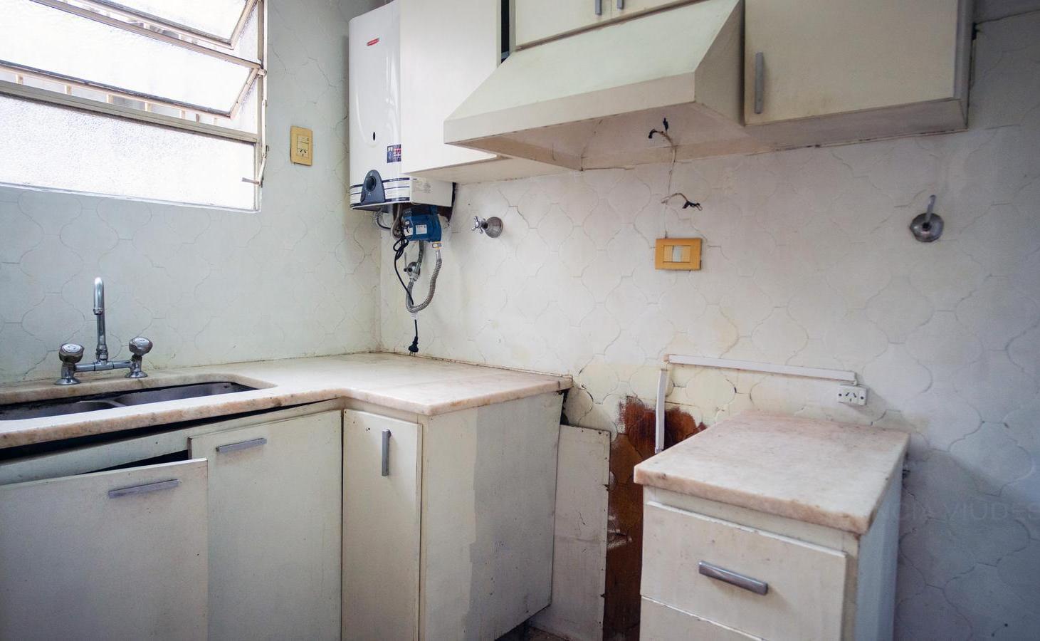 Foto de Duplex de 3 Amb en Haedo Sur con cochera y patio., imagen 2