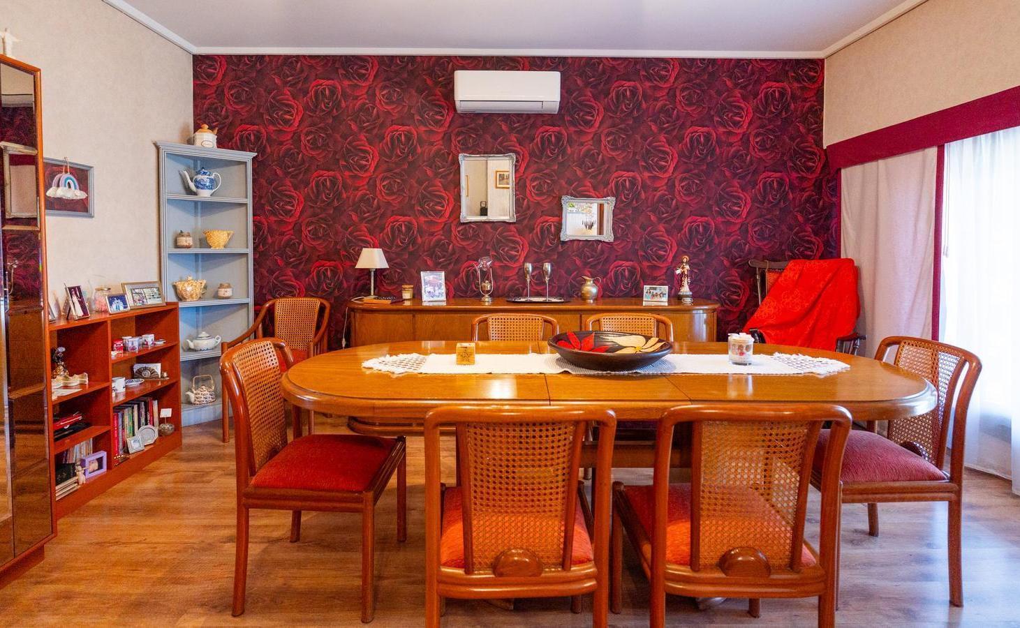 Foto de Venta de Casa 5 Ambientes con Pileta, Quincho y Cochera - Haedo Sur, imagen 4