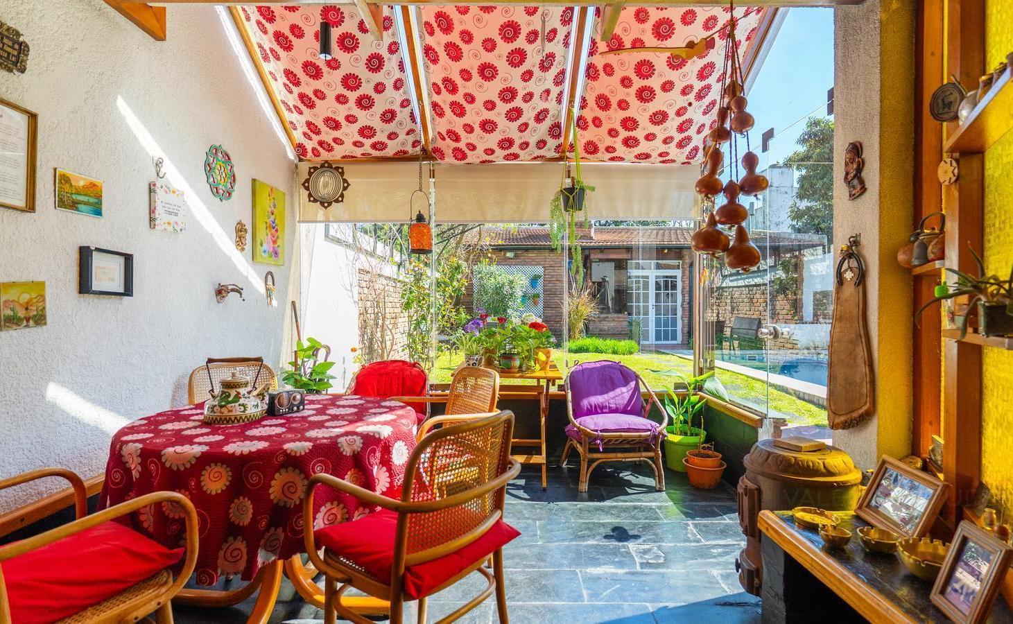 Foto de Venta de Casa 5 Ambientes con Pileta, Quincho y Cochera - Haedo Sur, imagen 1