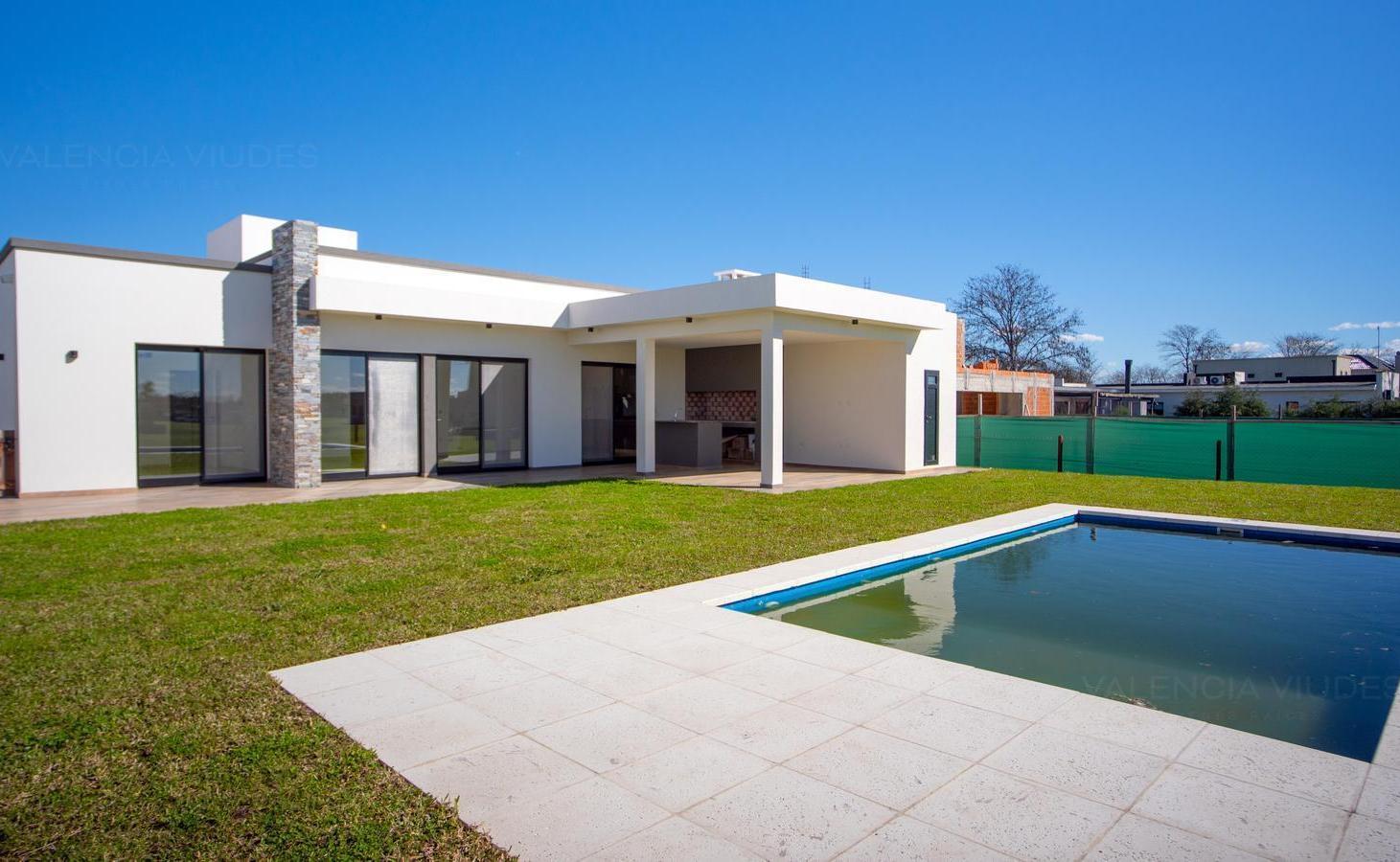 Foto de Venta casa 5 ambientes a estrenar, con jardín, piscina y parrilla en, imagen 2