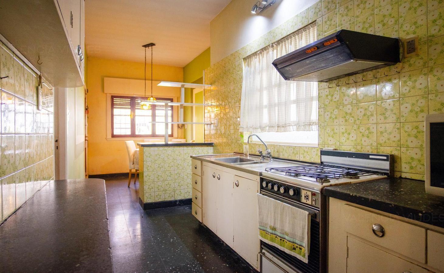 Foto de Venta casa 5 ambientes con jardín, garaje y segunda vivienda, imagen 3