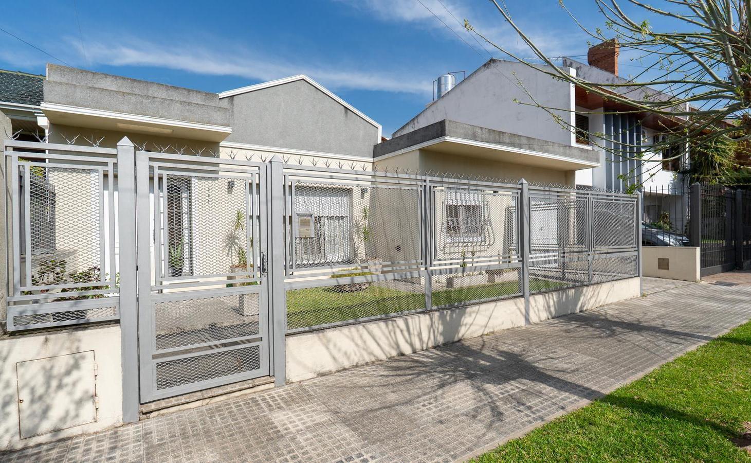 Foto de Venta Casa 5 Ambiente con Jardín, Garaje y Pileta en Ramos Mejía, imagen 1