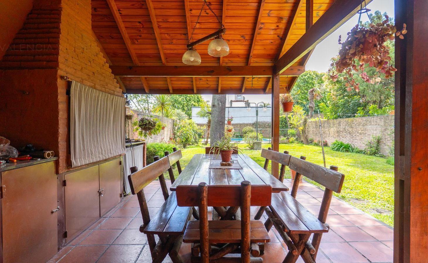 Foto de Venta Casa 4 ambientes con jardín, parrilla y pileta en Moron., imagen 4