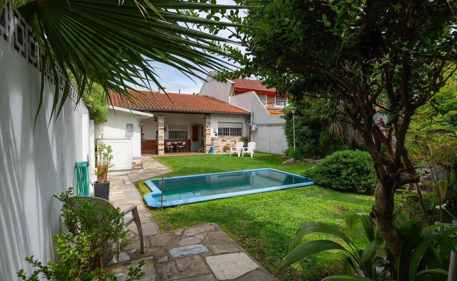 Foto de Venta Casa 4 ambientes Con Piscina en Barrio Güemes, imagen 2