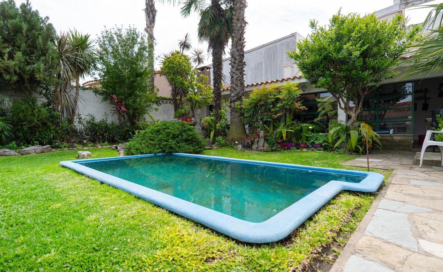 Foto de Venta Casa 4 ambientes Con Piscina en Barrio Güemes, imagen 4