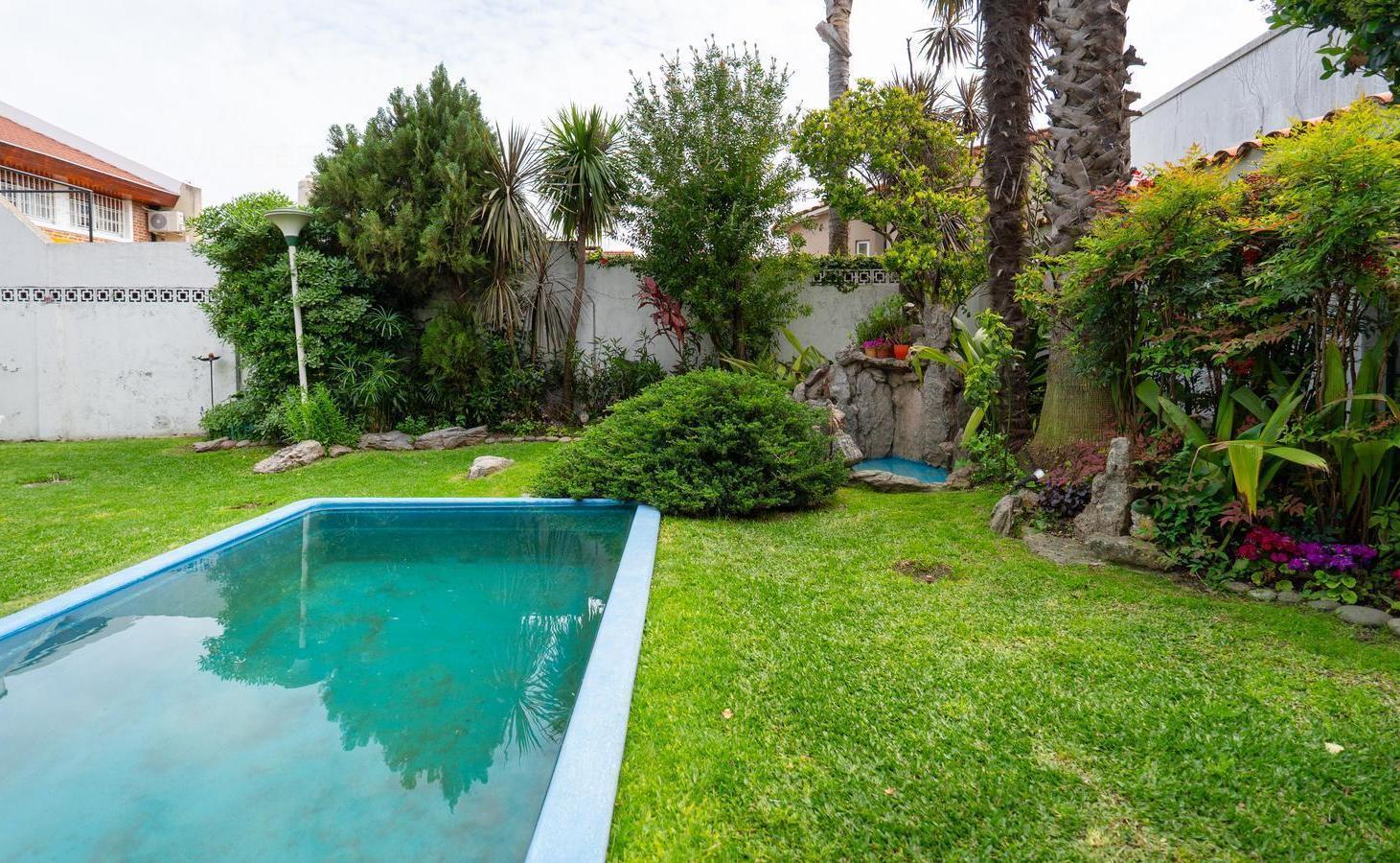 Foto de Venta Casa 4 ambientes Con Piscina en Barrio Güemes, imagen 3