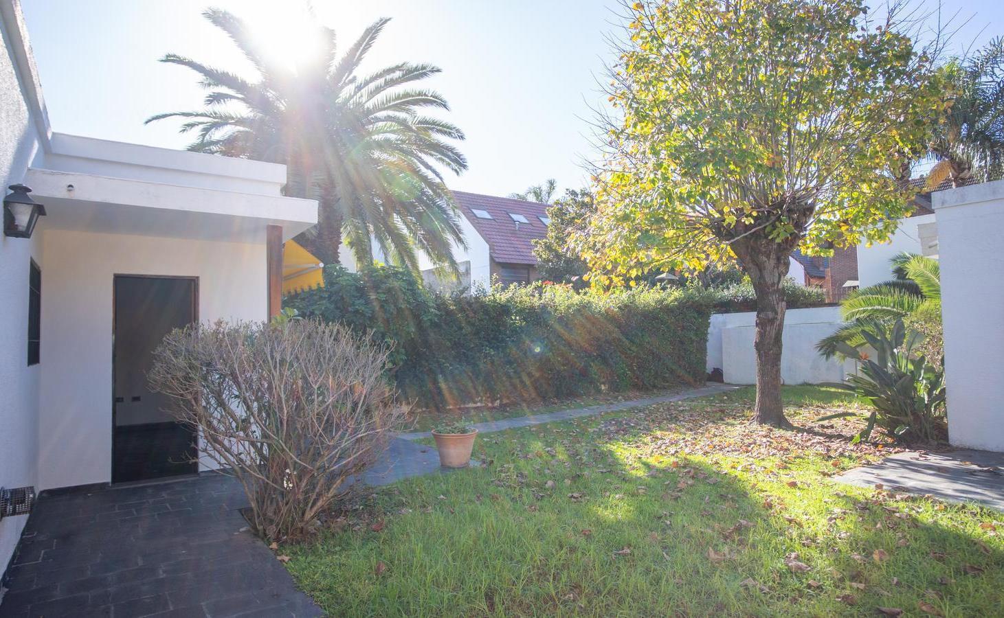 Foto de Venta Casa 2 Ambientes con dependencia y jardín en Haedo Chico, imagen 2
