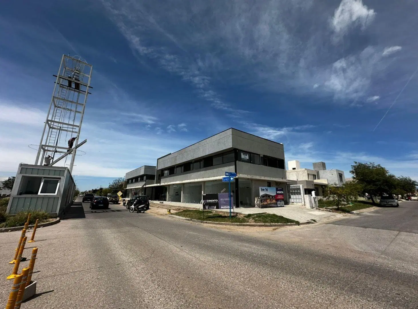 OFICINA / CONSULTORIO / ESTUDIO EN EL INGRESO DE DOCTA Be 16- 5