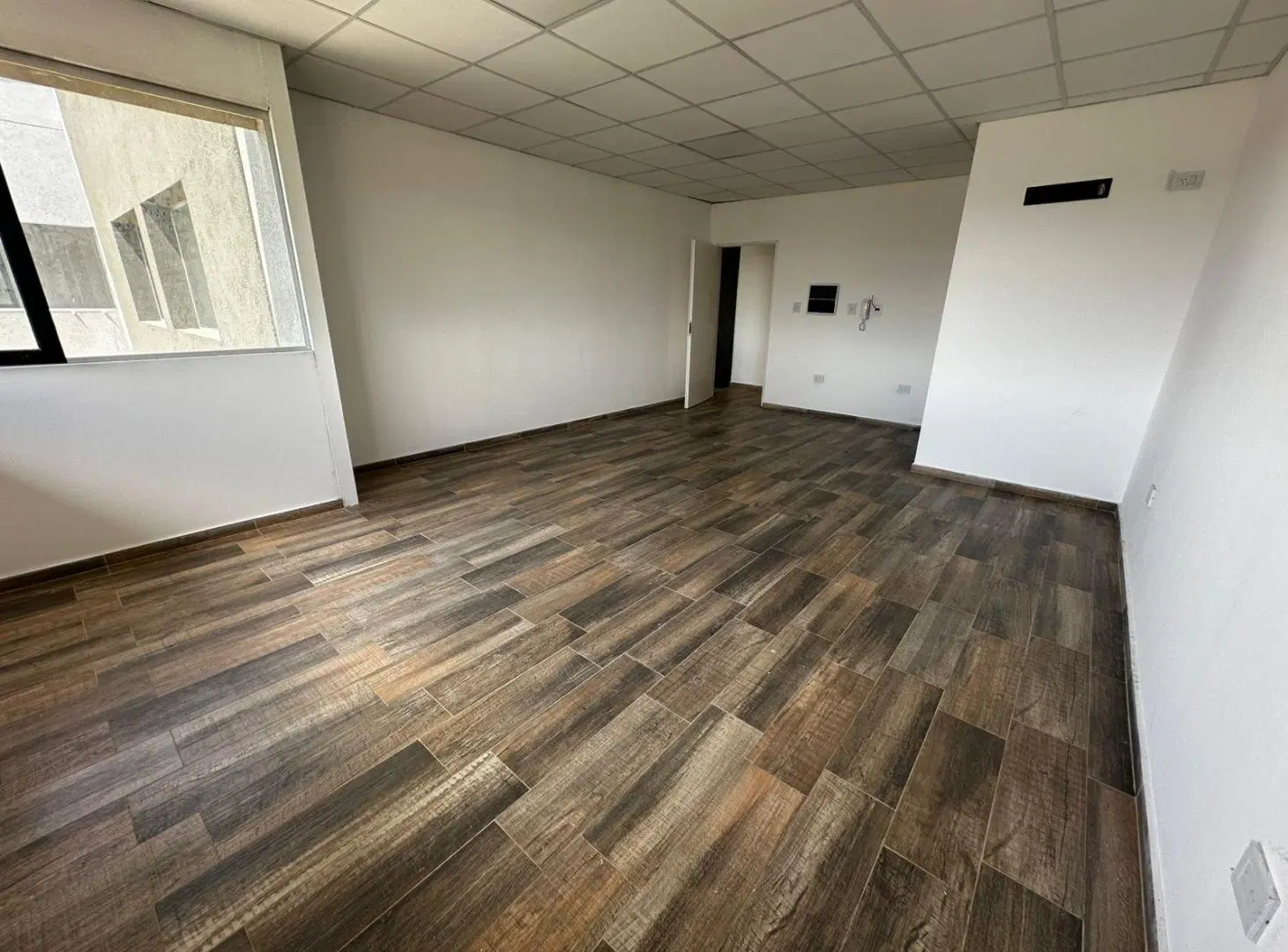 OFICINA / CONSULTORIO / ESTUDIO EN EL INGRESO DE DOCTA Be 16- 4