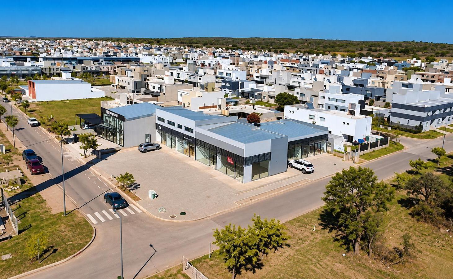 Foto de OFICINA EN VENTA EN EL INGRESO DOCTA 56 M² PATIO 40 M² USD 89.000 RENTA, imagen 1