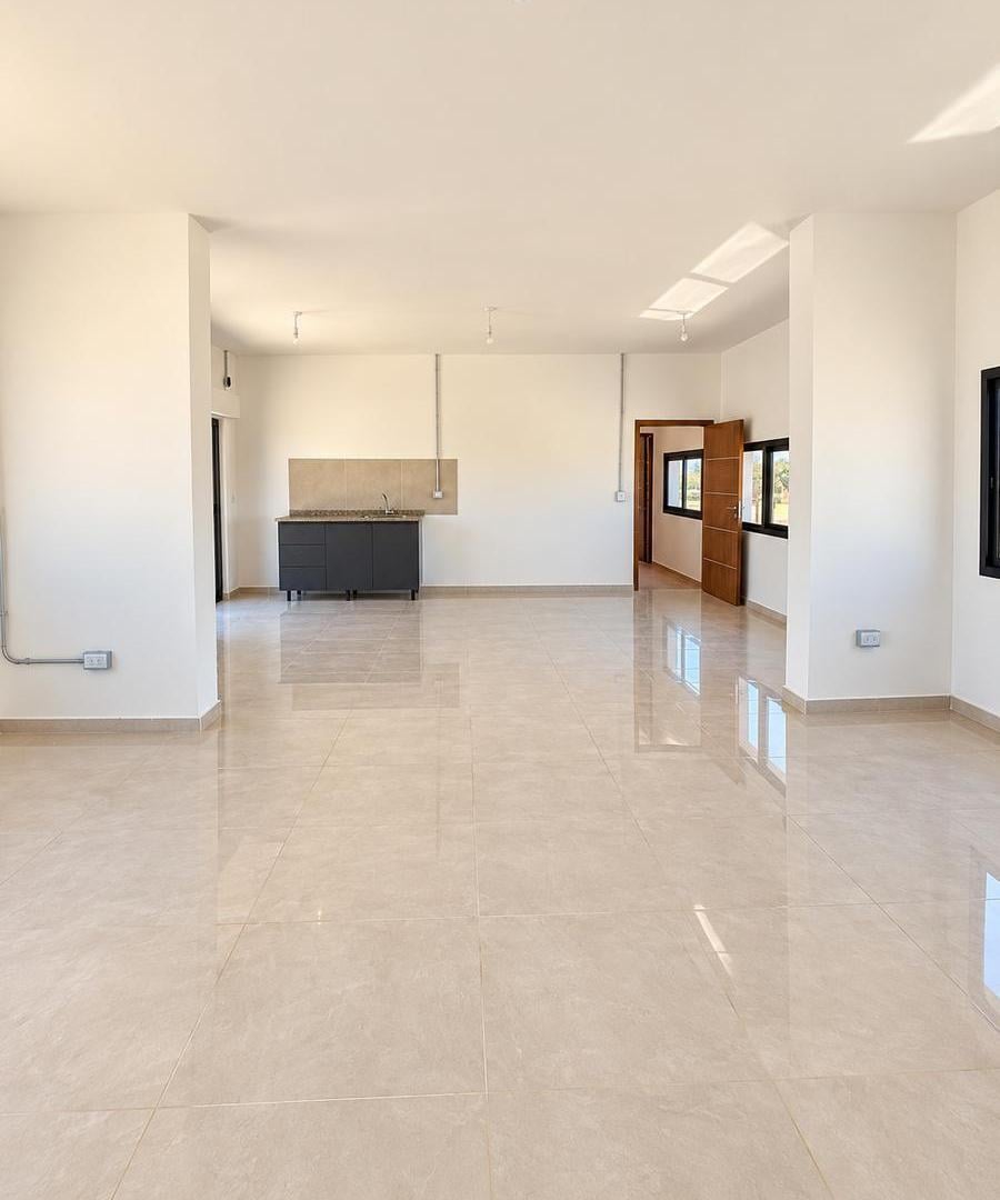 Foto de OFICINA EN VENTA EN EL INGRESO DOCTA 56 M² PATIO 40 M² USD 89.000 RENTA, imagen 5