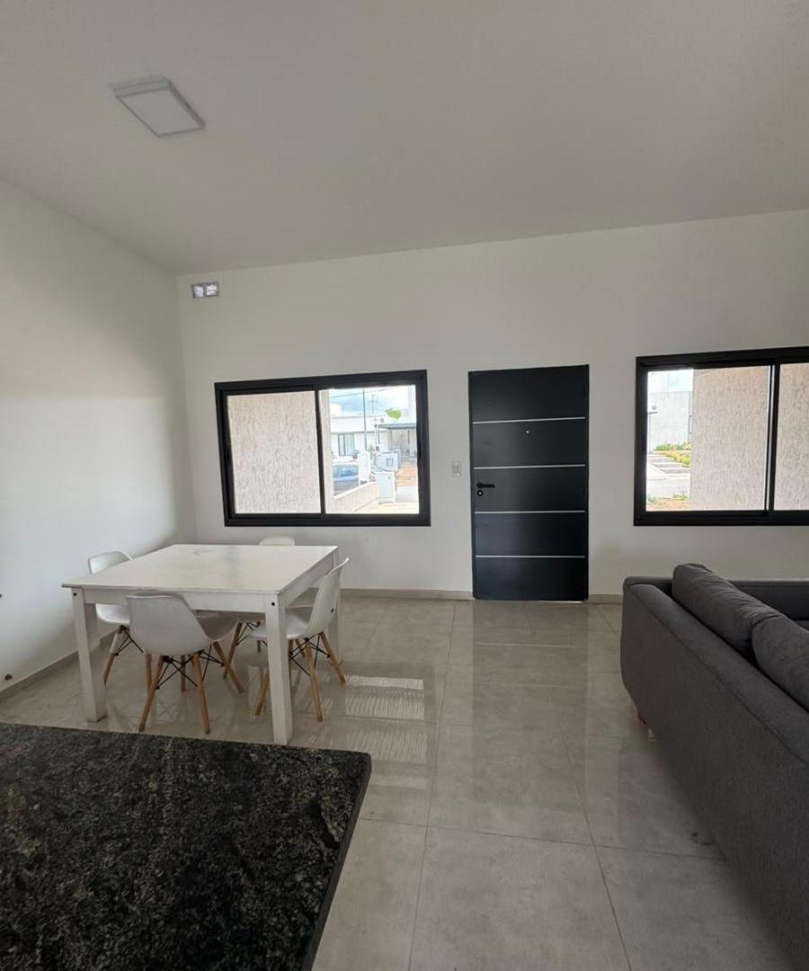 Foto de CASA a la VENTA en DOCTA 3 DORM 2 BAÑOS, imagen 4