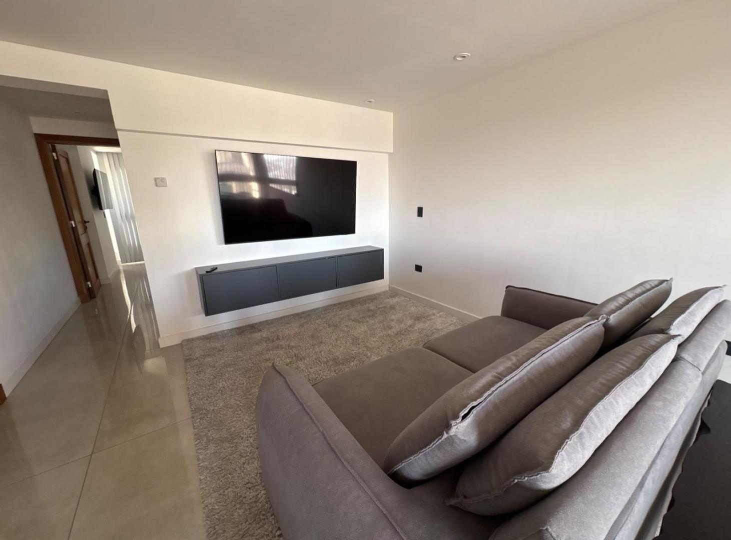 Foto de Moderno semipiso de 2 ambientes con parrilla y cochera – Zona, imagen 5